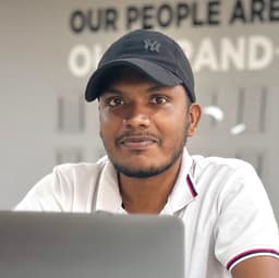 Karthikeyan, founder of Syncromics